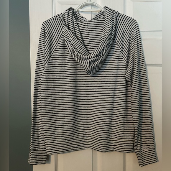 Gap Softspun Hoodie - Picture 5 of 5